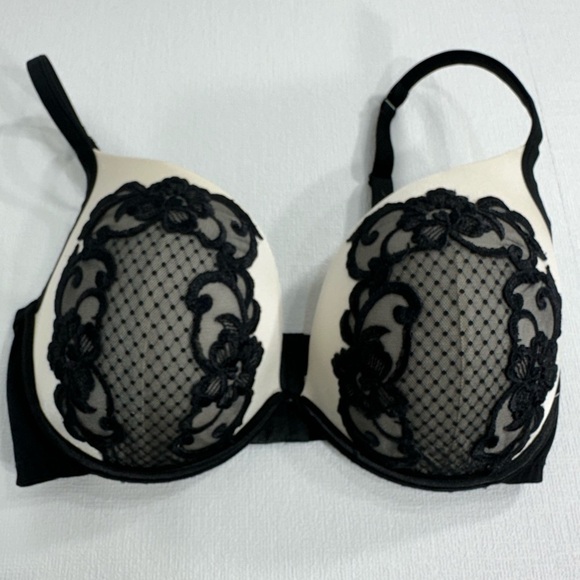 Cacique molded bra embroidered lace size 40DD - Picture 1 of 7